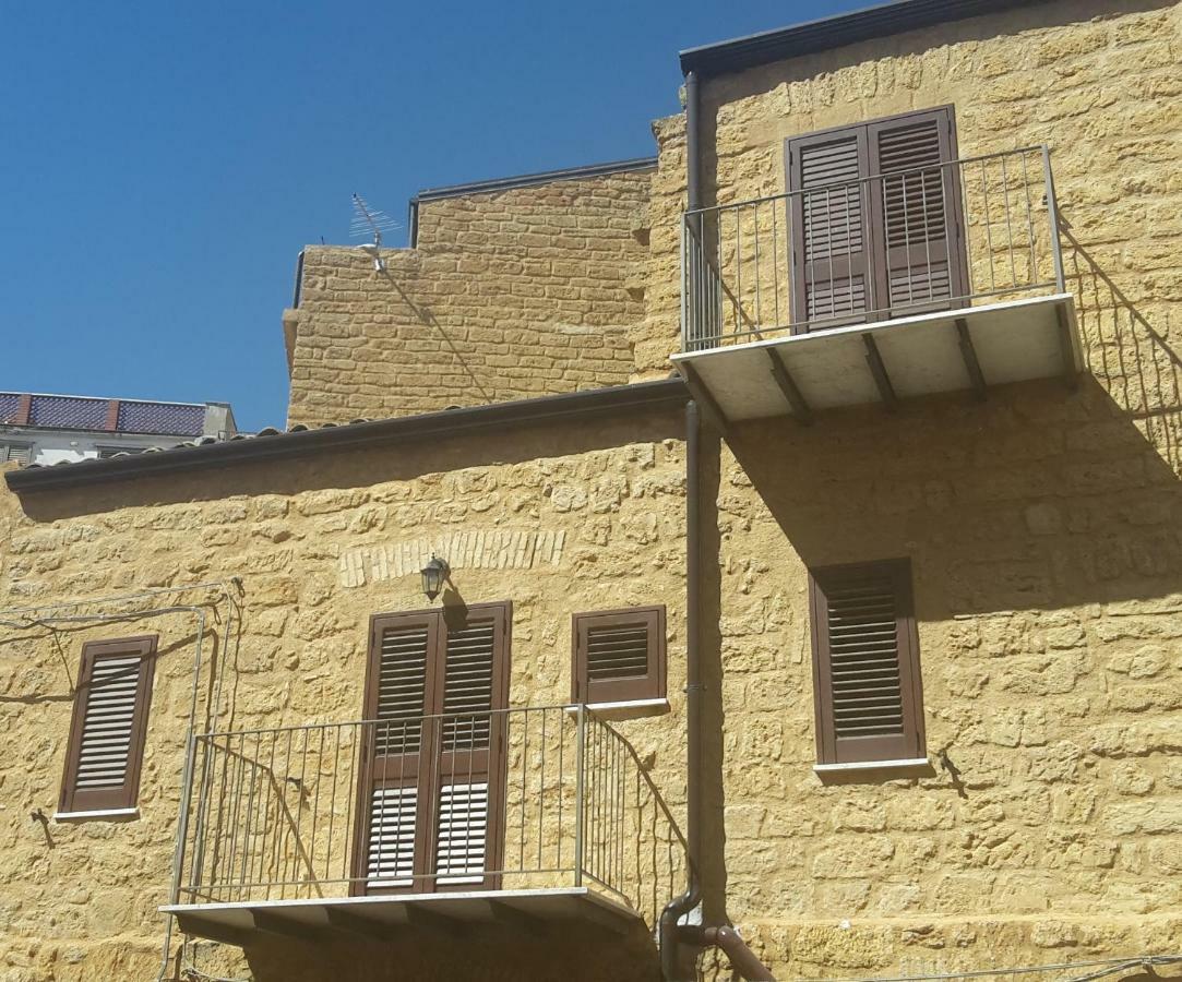 B&B A Due Passi Dal Centro Агридженто Экстерьер фото